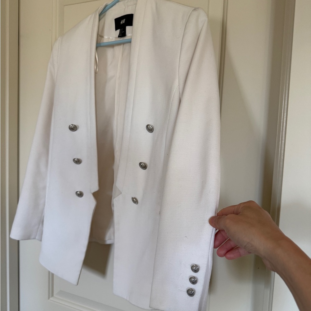 H&M Women's Elegant Cream Blazer - Picture 3 of 8